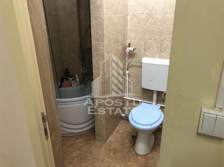Spațiu comercial, de 240 mp, în Freidorf