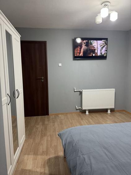 Apartament cu 3 camere decomandat în Exterior Vest
