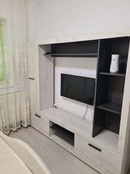 Apartament cu 3 camere decomandat în Terezian
