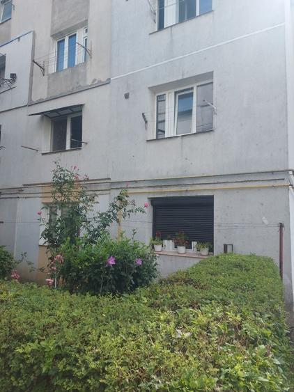 Garsonieră decomandată în Sud