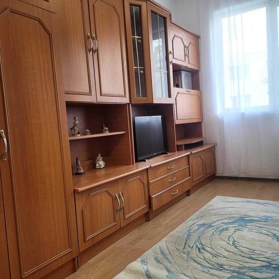 Garsonieră decomandată în Tractorul