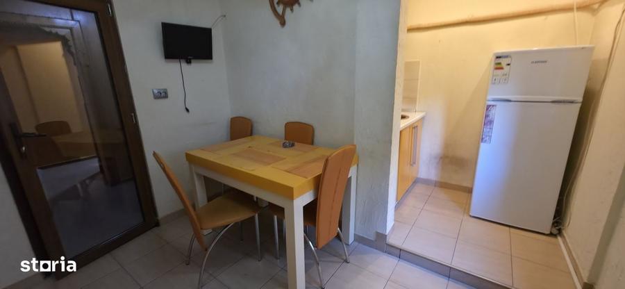 Apartament cu 3 camere decomandat în Bucovina