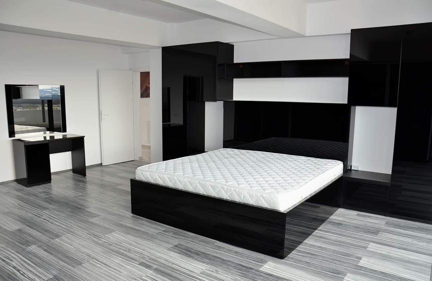 Penthouse cu 3 camere decomandat în Hipodrom 3