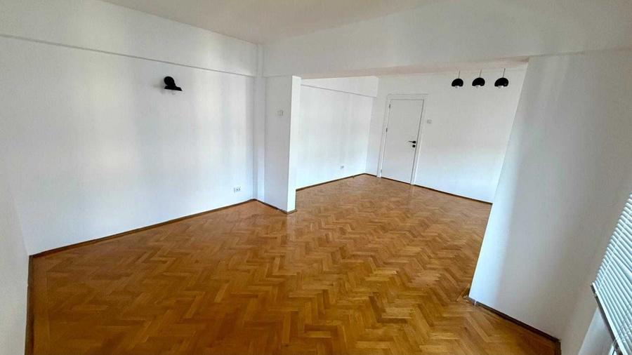 Apartament cu 4 camere decomandat în Ultracentral