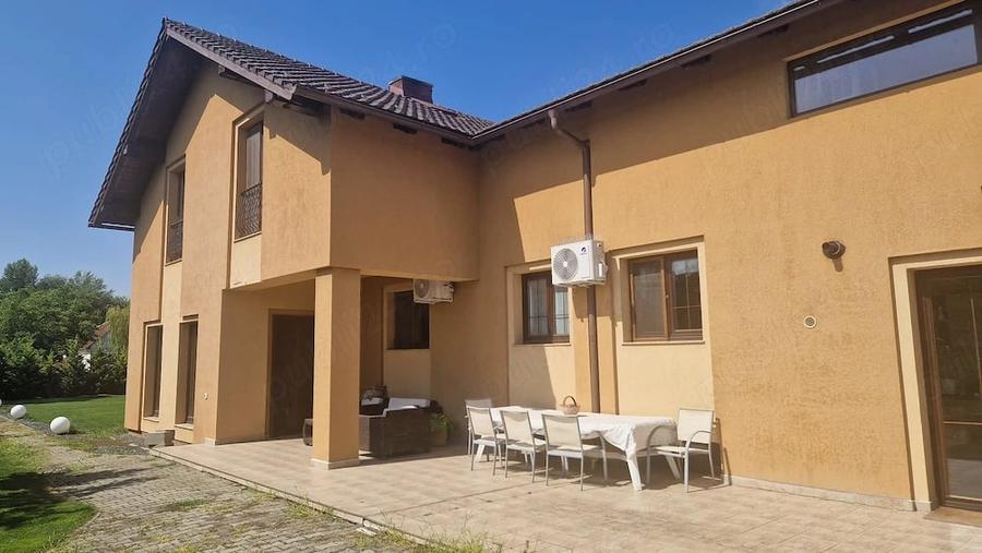 Casă cu Teren 3000 Mp în Mândruloc