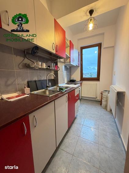 Apartament cu 2 camere decomandat în Podul de Piatră
