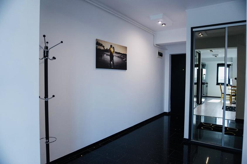 Apartament cu 3 camere decomandat, mobilat în Năvodari