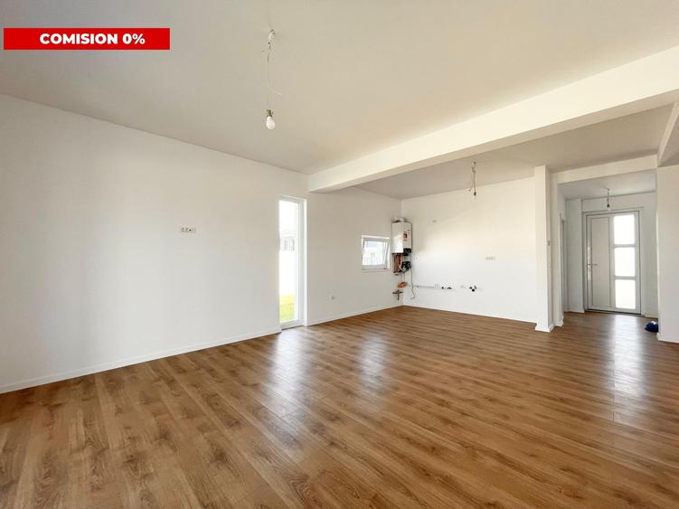 Duplex cu 5 camere cu Canalizare în Moșnița Nouă