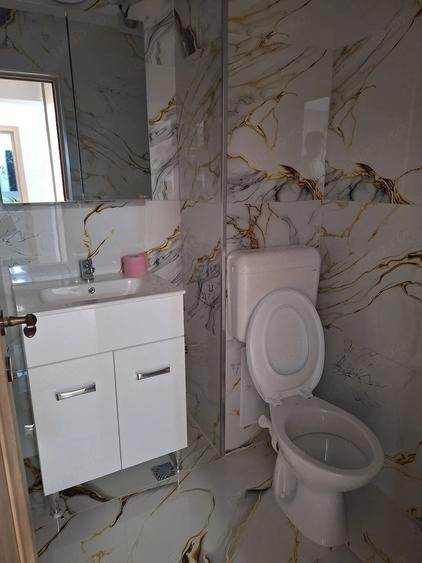 Apartament cu 3 camere decomandat în Medicină