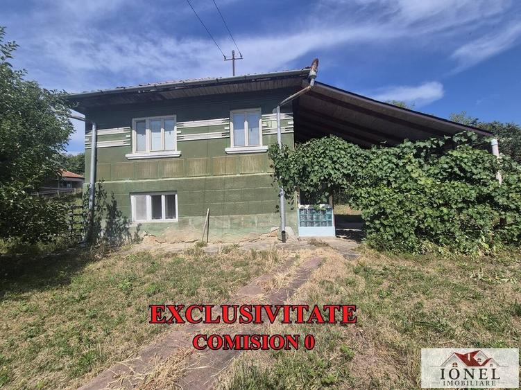Casă cu 2 camere cu Teren 2651 Mp în Central