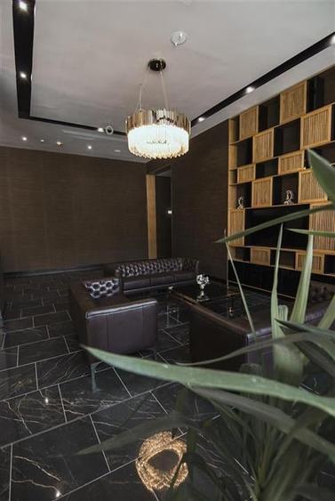 Apartament cu 5 camere decomandat în Herăstrău