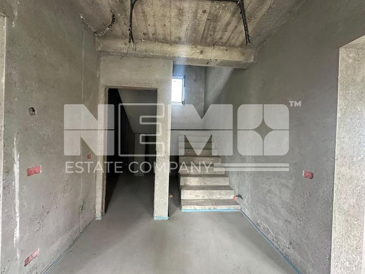Casă cu 5 camere cu Teren 2300 Mp în Moara