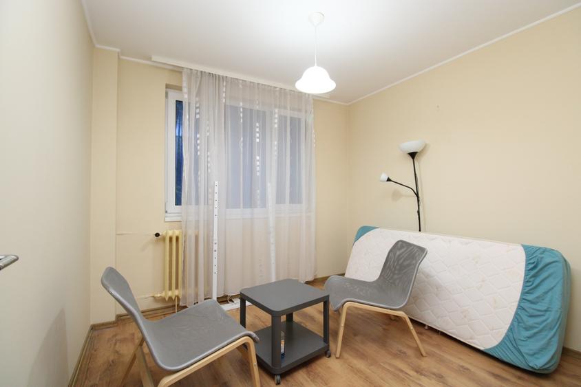 Apartament cu 3 camere decomandat în Drumul Taberei
