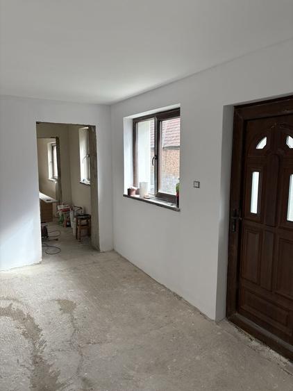 Casă cu 3 camere în Noua