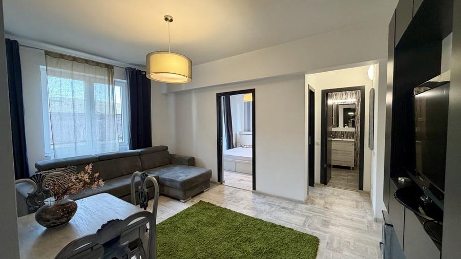 Apartament cu 2 camere semidecomandat în Universitate