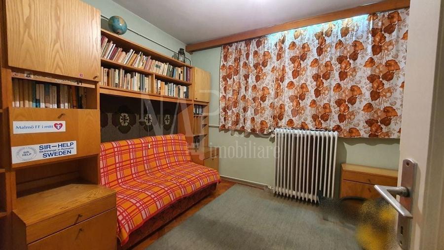 Casă individuală cu 6 camere cu Canalizare în Episcopia Bihorului