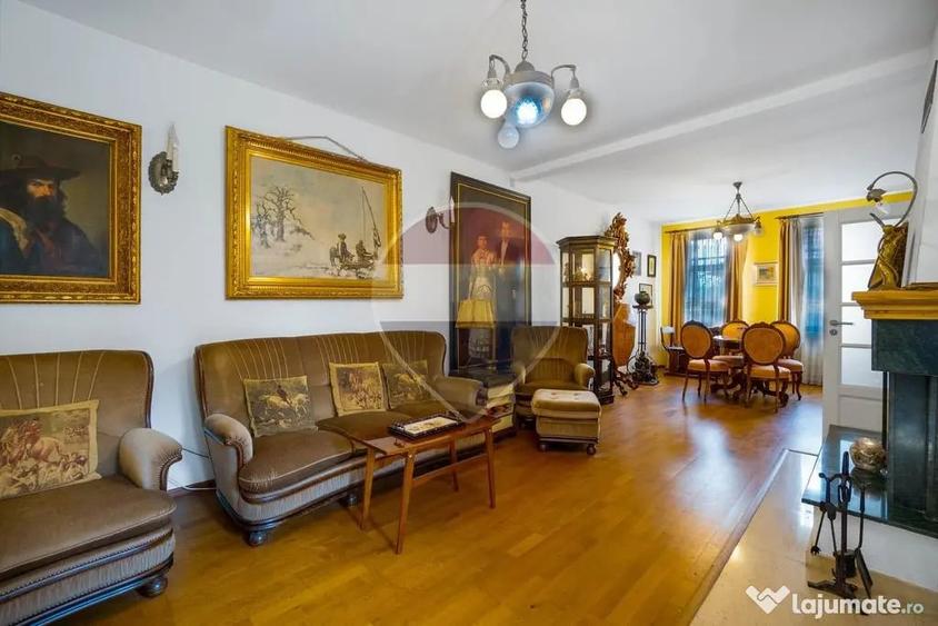 Casă cu 8 camere cu Teren 164 Mp în Brașovul Vechi