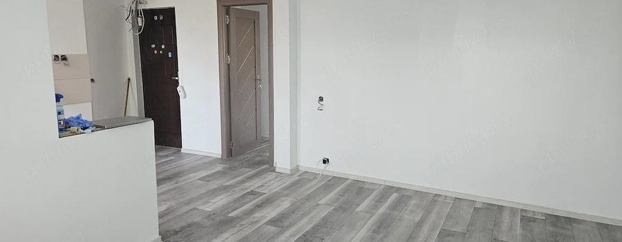 Apartament cu 3 camere decomandat în Crihala