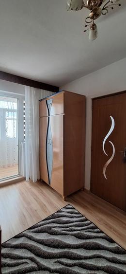 Apartament cu 2 camere semidecomandat în Berceni
