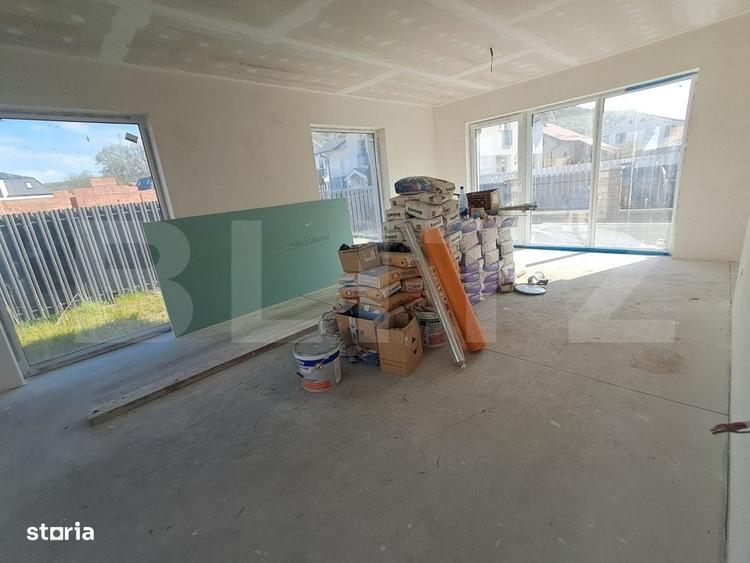 Casă cu 4 camere în Livezeni