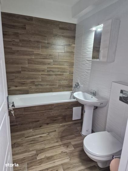 Apartament cu 3 camere decomandat în Șcheia
