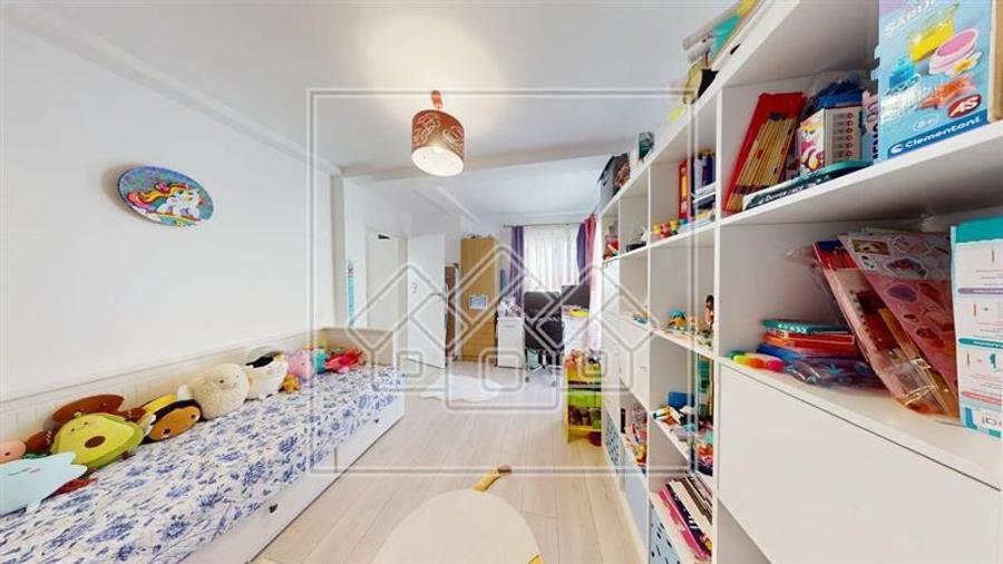 Duplex cu 3 camere cu Canalizare în Șelimbăr