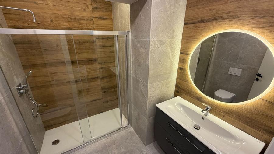 Apartament 4 camere de inchiriat superb-Zona Pipera-100 metri metrou - 1