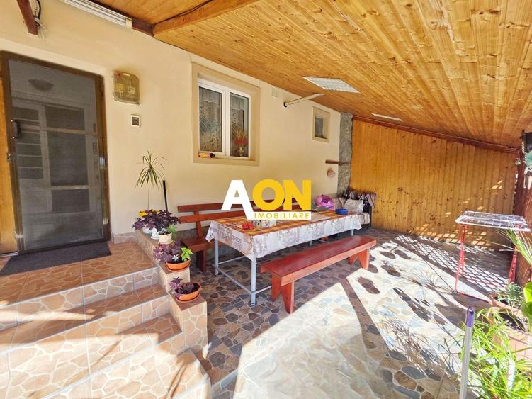 Casă individuală cu 5 camere cu Canalizare în Central