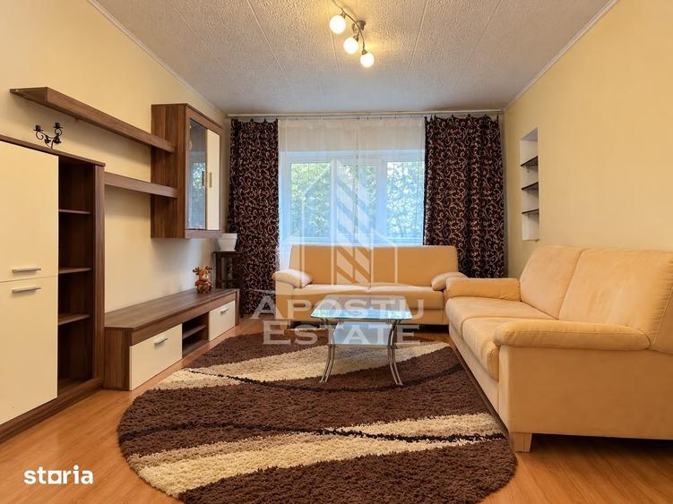 Apartament cu 3 camere, mobilat în Micălaca