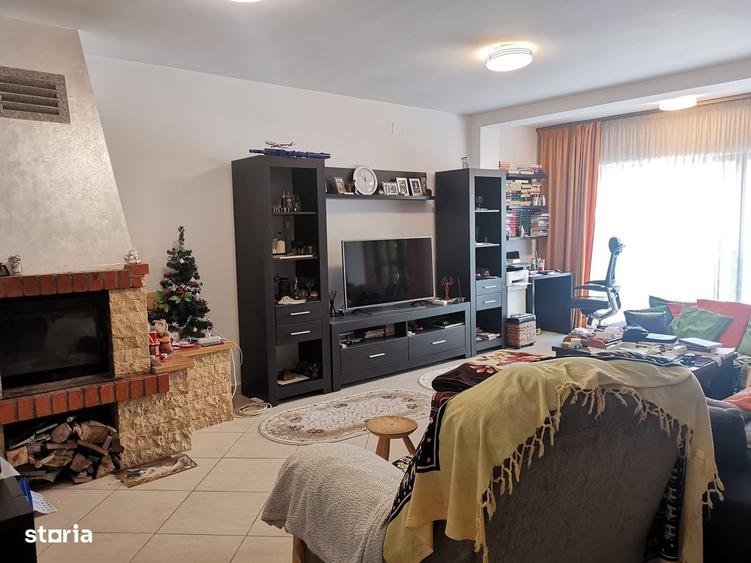 Casă cu 4 camere în Bascov