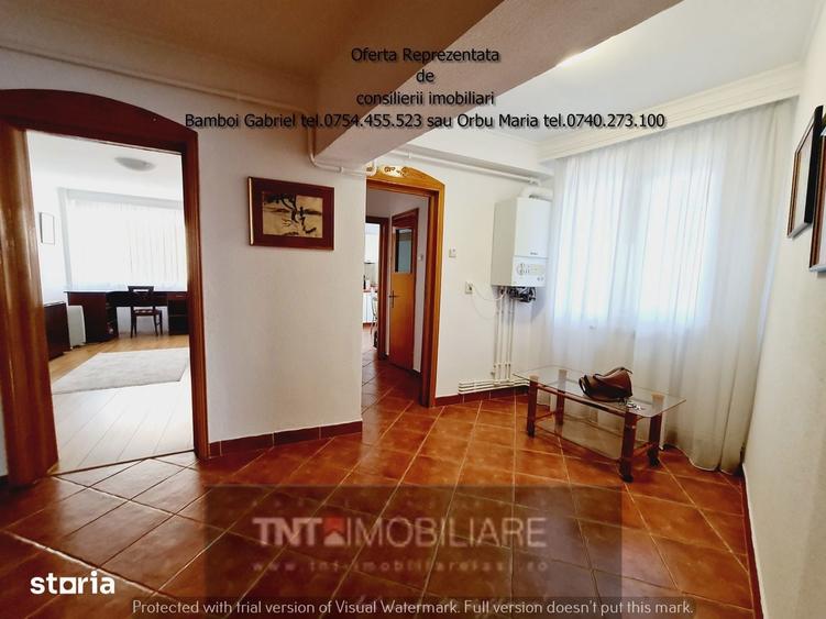 Apartament cu 4 camere decomandat în Piața Unirii