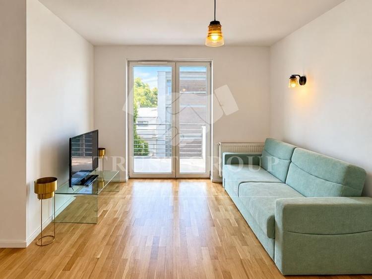 Apartament cu 3 camere semidecomandat, mobilat în Kiseleff