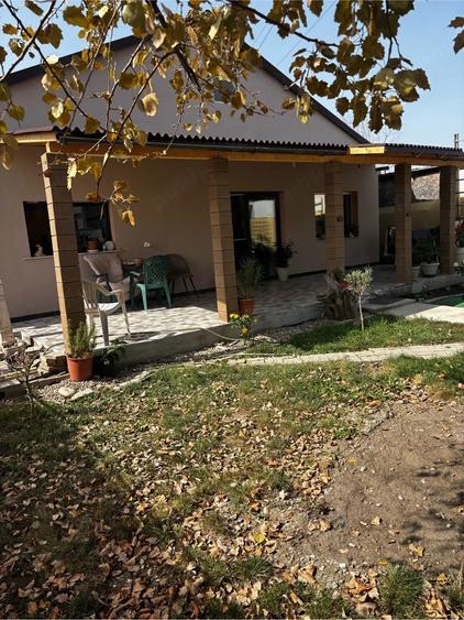 Casă cu 5 camere cu Teren 336 Mp în Central