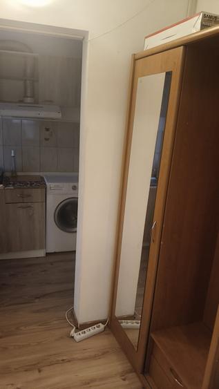 Garsonieră decomandată în Micro 21