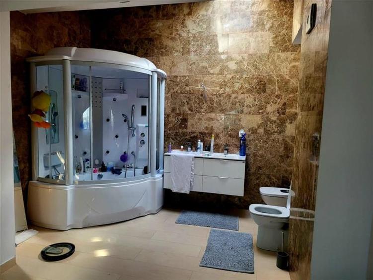 Apartament cu 3 camere decomandat în Lunca Cetățuii