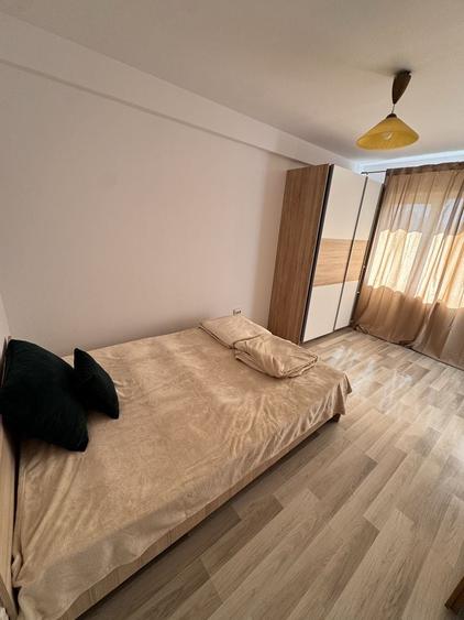 Apartament cu 3 camere decomandat în Exterior Vest