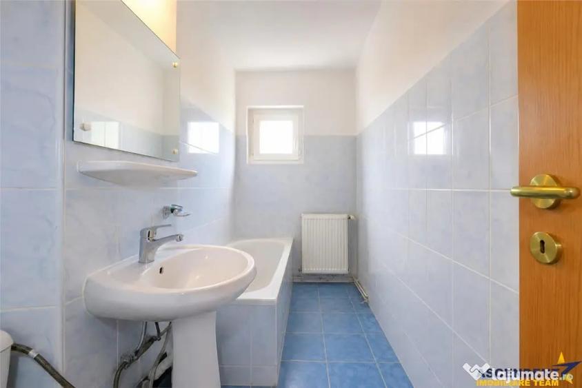 Apartament cu 2 camere decomandat în Zărnești