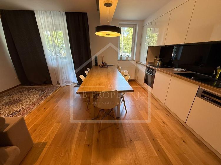Apartament cu 3 camere decomandat, mobilat în Băneasa