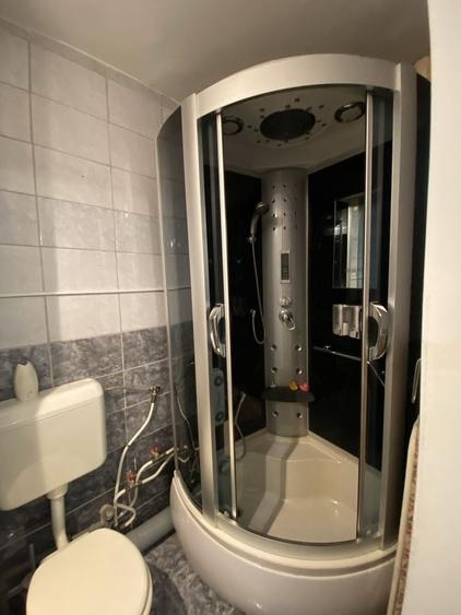 Apartament cu 3 camere decomandat în Basarabia