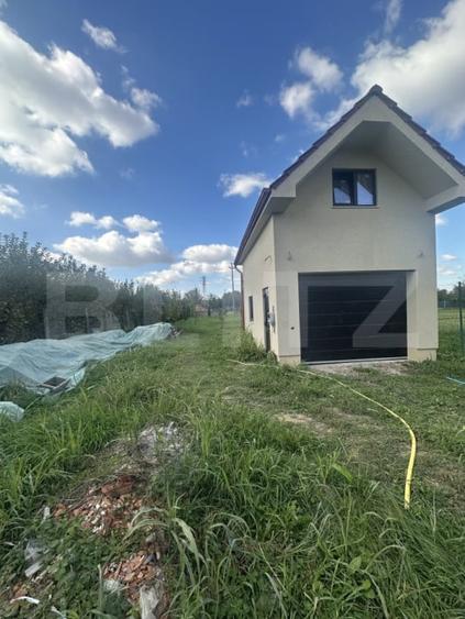 Casă individuală cu 6 camere cu Canalizare în Periferie
