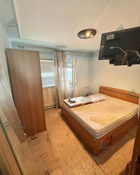 Apartament cu 4 camere decomandat în Central