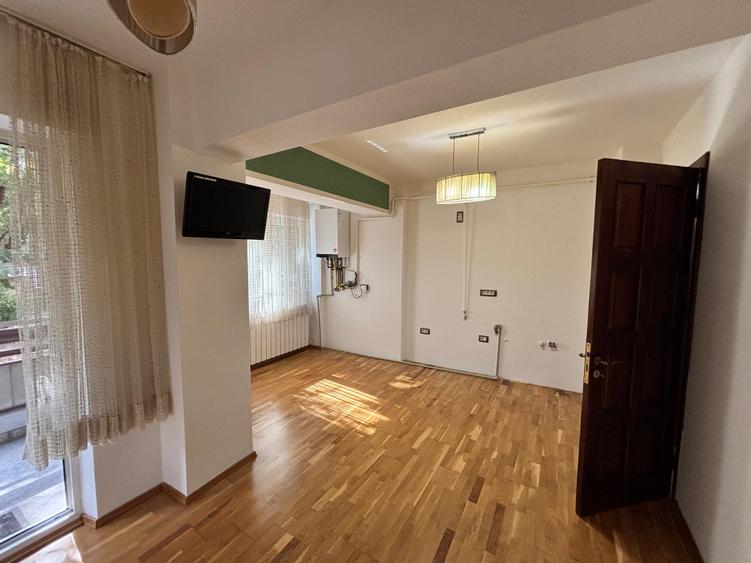 Apartament cu 3 camere decomandat în Cartierul Traian