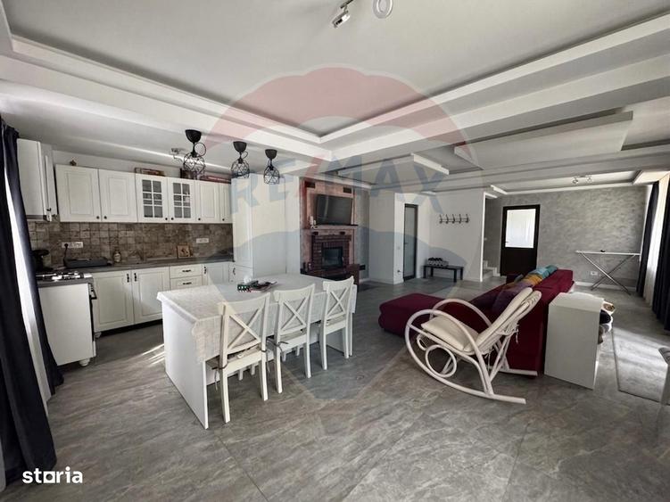 Casă cu 4 camere cu Teren 7661 Mp în Cheia