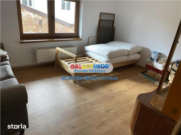 Casă cu 5 camere cu Teren 800 Mp în Republicii