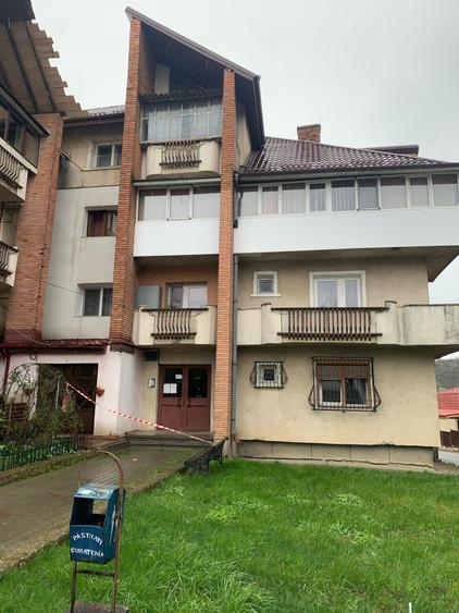 Apartament cu 4 camere decomandat în Central