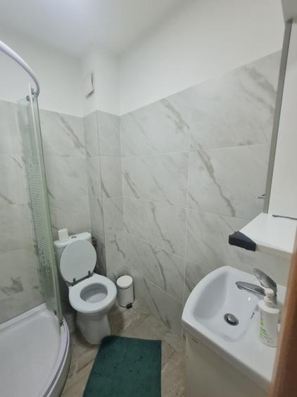 Garsonieră decomandată în Granit