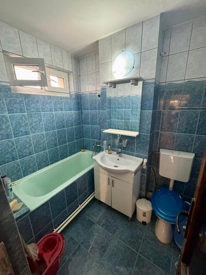 Apartament cu 2 camere semidecomandat în Podu Roș