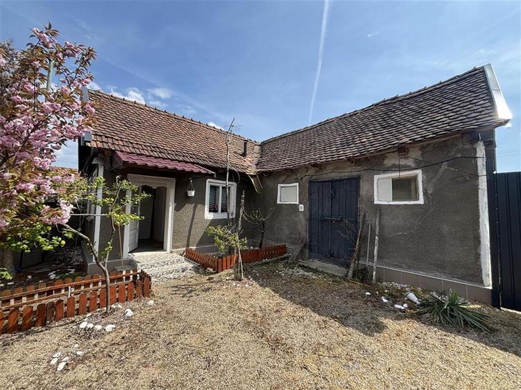 Casă individuală cu 4 camere cu Teren 5526 Mp în Cheșa