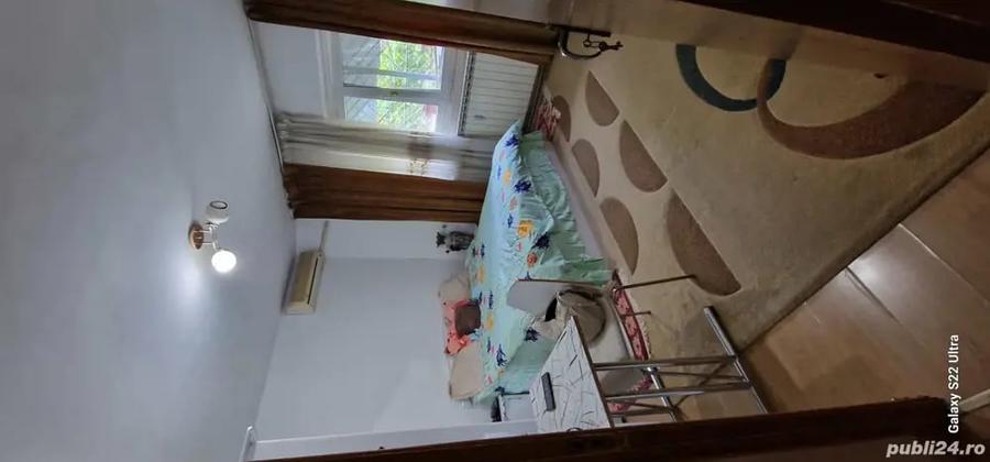 Apartament cu 4 camere decomandat în Rahova
