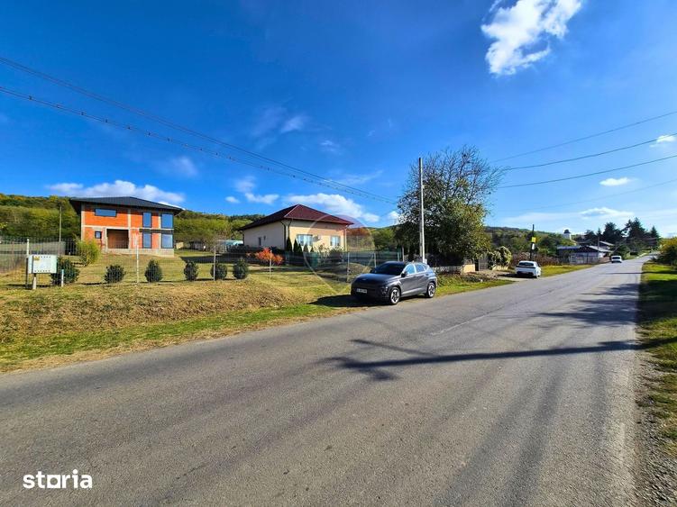 Casă cu 4 camere cu Teren 2575 Mp în Iordăcheanu